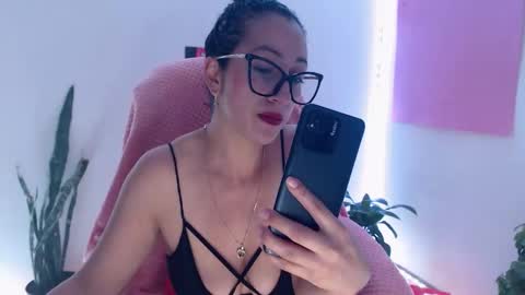 Snapshot of seuctive_woman57 chatting on 11-16-25, 10:26 samy online show from 11-16-25, 10:26