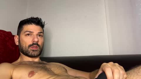 Snapshot of sexfriendch chatting on 01-14-26, 09:15 Lucenzo online show from 01-14-26, 09:15