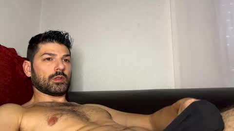 Snapshot of sexfriendch chatting on 01-16-26, 04:00 Lucenzo online show from 01-16-26, 04:00