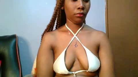 Snapshot of sexie_curvie chatting on 02-02-25, 03:43 Maggie online show from 02-02-25, 03:43