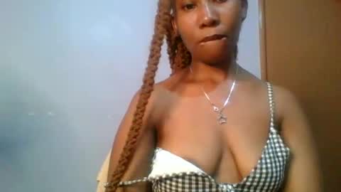 Snapshot of sexie_curvie chatting on 02-03-25, 02:34 Maggie online show from 02-03-25, 02:34