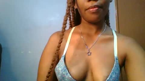 Snapshot of sexie_curvie chatting on 02-04-25, 03:11 Maggie online show from 02-04-25, 03:11