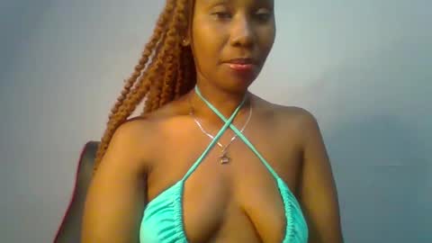 Snapshot of sexie_curvie chatting on 02-04-25, 08:06 Maggie online show from 02-04-25, 08:06