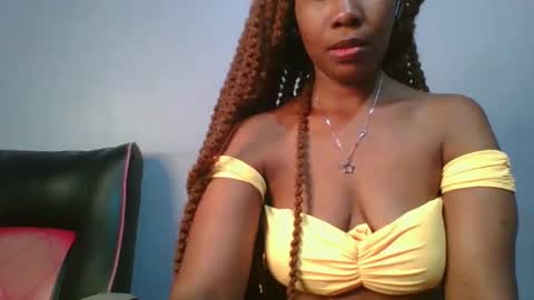 Snapshot of sexie_curvie chatting on 02-06-25, 01:27 Maggie online show from 02-06-25, 01:27