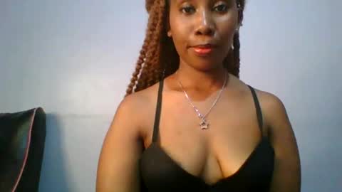 Snapshot of sexie_curvie chatting on 02-11-25, 12:58 Maggie online show from 02-11-25, 12:58