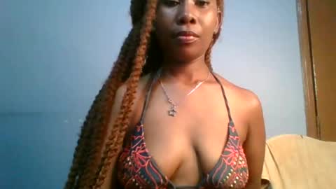 Snapshot of sexie_curvie chatting on 02-11-25, 11:54 Maggie online show from 02-11-25, 11:54