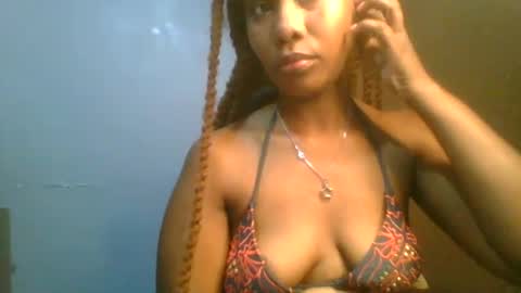 Snapshot of sexie_curvie chatting on 02-12-25, 04:33 Maggie online show from 02-12-25, 04:33