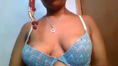 Snapshot of sexie_curvie chatting on 02-15-25, 10:00 Maggie online show from 02-15-25, 10:00