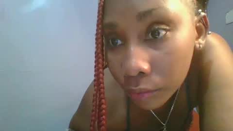 Snapshot of sexie_curvie chatting on 02-19-25, 07:06 Maggie online show from 02-19-25, 07:06