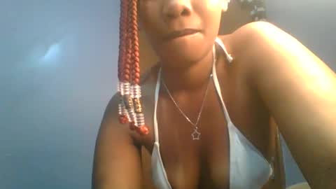 Snapshot of sexie_curvie chatting on 02-20-25, 02:40 Maggie online show from 02-20-25, 02:40