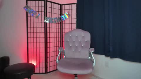 Snapshot of sexpotjess chatting on 01-04-25, 10:24 Sexpot Jess online show from 01-04-25, 10:24