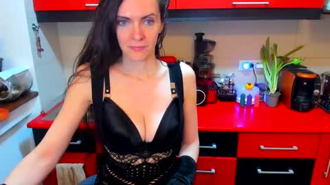 sexqueen1111 online show from 03-10-25, 06:16