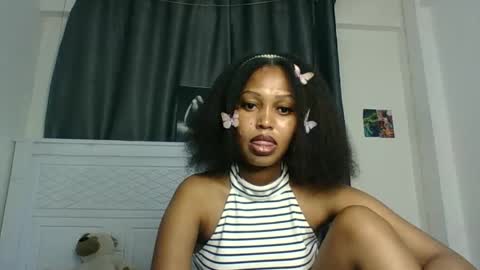 Snapshot of sexttiana_ebony chatting on 10-29-25, 11:01 sexttiana_ebony online show from 10-29-25, 11:01