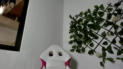 SARA    online show from 02-08-25, 08:10