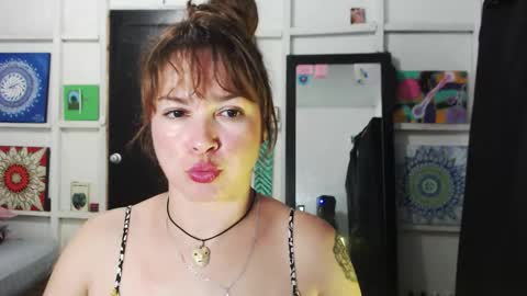 Snapshot of sexwwoman chatting on 10-20-25, 08:20 CHIARA   online show from 10-20-25, 08:20