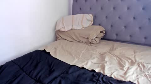 Snapshot of sexx_hunters chatting on 12-23-24, 09:29 Jax and Lu online show from 12-23-24, 09:29