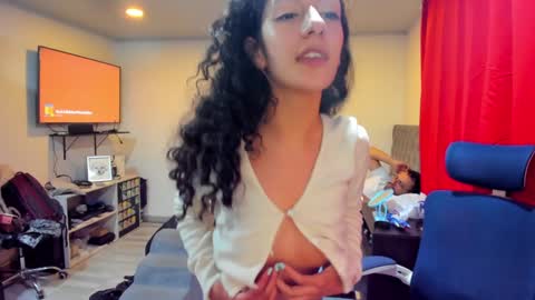 Snapshot of sexx_hunters chatting on 01-05-25, 10:50 Jax and Lu online show from 01-05-25, 10:50