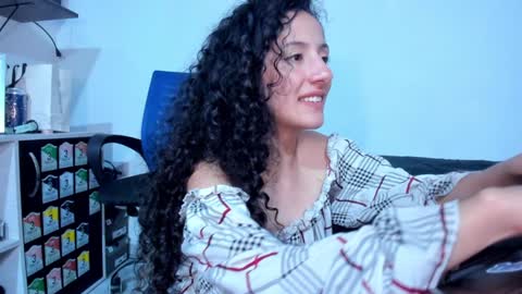 Snapshot of sexx_hunters chatting on 01-13-25, 01:56 Jax and Lu online show from 01-13-25, 01:56