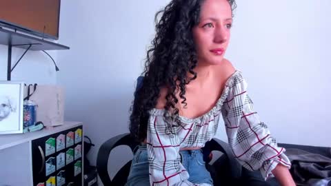 Snapshot of sexx_hunters chatting on 01-13-25, 03:04 Jax and Lu online show from 01-13-25, 03:04