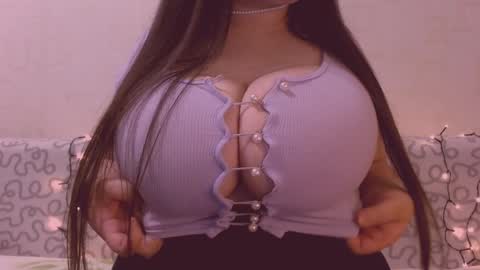 Snapshot of sexxgirlboy chatting on 12-25-24, 11:11 Julia online show from 12-25-24, 11:11