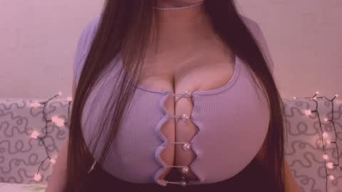 Snapshot of sexxgirlboy chatting on 12-29-24, 02:21 Julia online show from 12-29-24, 02:21