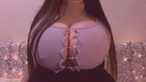 Snapshot of sexxgirlboy chatting on 02-12-25, 05:15 Julia online show from 02-12-25, 05:15