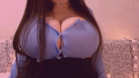 Snapshot of sexxgirlboy chatting on 12-19-25, 01:29 Julia online show from 12-19-25, 01:29