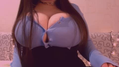 Snapshot of sexxgirlboy chatting on 02-06-26, 02:20 Julia online show from 02-06-26, 02:20