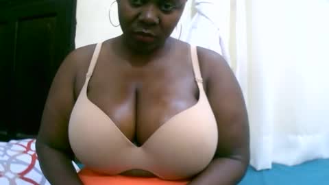 Snapshot of sexxi_ebony chatting on 09-09-25, 01:38 sexxi_ebony online show from 09-09-25, 01:38