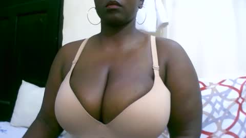 Snapshot of sexxi_ebony chatting on 09-24-25, 11:41 sexxi_ebony online show from 09-24-25, 11:41