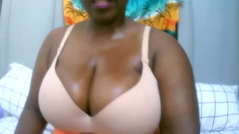 Snapshot of sexxi_ebony chatting on 11-02-25, 01:57 sexxi_ebony online show from 11-02-25, 01:57