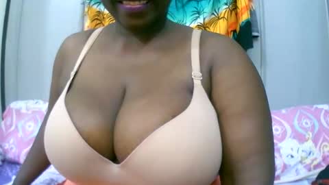 Snapshot of sexxi_ebony chatting on 11-20-25, 07:57 sexxi_ebony online show from 11-20-25, 07:57