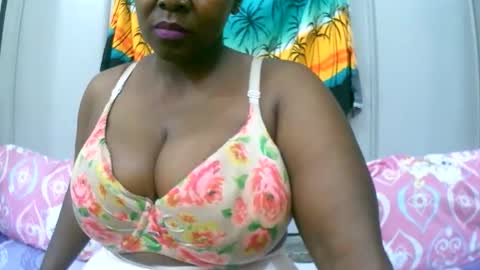 Snapshot of sexxi_ebony chatting on 11-22-25, 10:09 sexxi_ebony online show from 11-22-25, 10:09