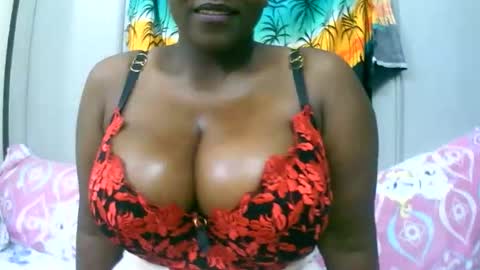 Snapshot of sexxi_ebony chatting on 11-27-25, 03:14 sexxi_ebony online show from 11-27-25, 03:14