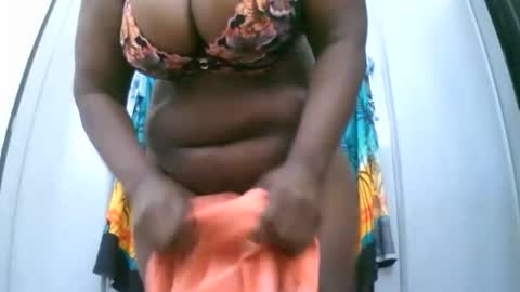 Snapshot of sexxi_ebony chatting on 11-29-25, 09:45 sexxi_ebony online show from 11-29-25, 09:45