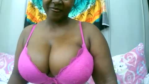 Snapshot of sexxi_ebony chatting on 11-30-25, 04:49 sexxi_ebony online show from 11-30-25, 04:49