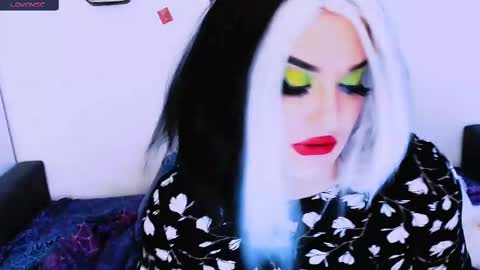 Snapshot of sexxx_queen chatting on 12-28-24, 05:25 sexxx_queen online show from 12-28-24, 05:25