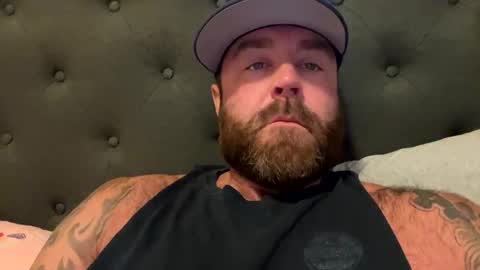 Snapshot of sexxxxycouple604 chatting on 10-26-25, 06:36 Big uncut hunk online show from 10-26-25, 06:36