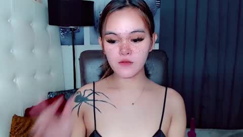 Snapshot of sexxxy_caroline chatting on 12-15-24, 11:55 sexxxy_caroline online show from 12-15-24, 11:55