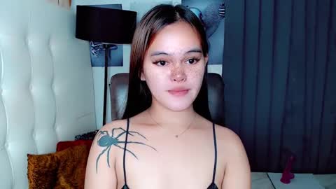 Snapshot of sexxxy_caroline chatting on 01-18-25, 02:44 sexxxy_caroline online show from 01-18-25, 02:44