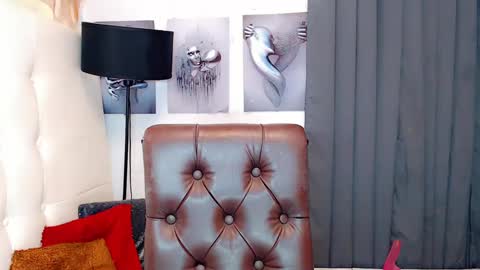 Snapshot of sexxxy_caroline chatting on 01-19-25, 08:39 sexxxy_caroline online show from 01-19-25, 08:39