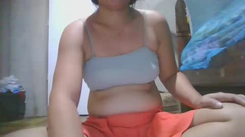 Snapshot of sexxxymomsh chatting on 02-23-26, 07:00 sexxxymomsh online show from 02-23-26, 07:00