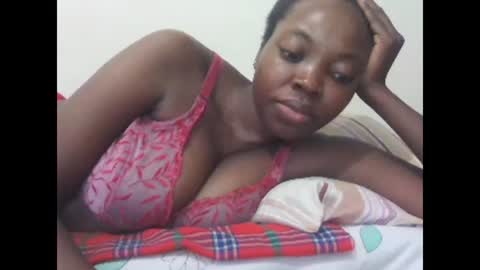 Snapshot of sexxy_blush chatting on 12-09-24, 07:06 cutie online show from 12-09-24, 07:06