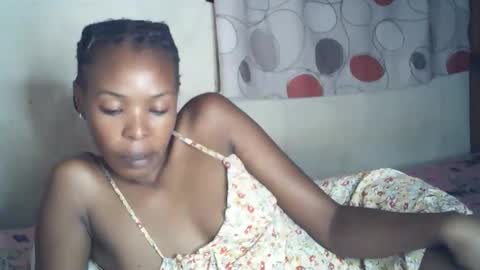 sexxy_curvy23 online show from 01-06-26, 07:17