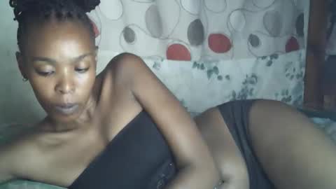 sexxy_curvy23 online show from 03-25-26, 07:09