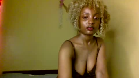 sexxy_daisyy online show from 12-01-25, 03:00