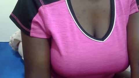 sexxy_maya1 online show from 10-12-25, 09:52