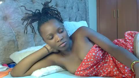 Snapshot of sexxy_santa chatting on 12-15-24, 06:59 Santa online show from 12-15-24, 06:59