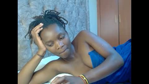 Snapshot of sexxy_santa chatting on 02-08-25, 05:29 Santa online show from 02-08-25, 05:29