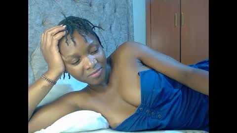 Snapshot of sexxy_santa chatting on 03-04-25, 11:32 Santa online show from 03-04-25, 11:32